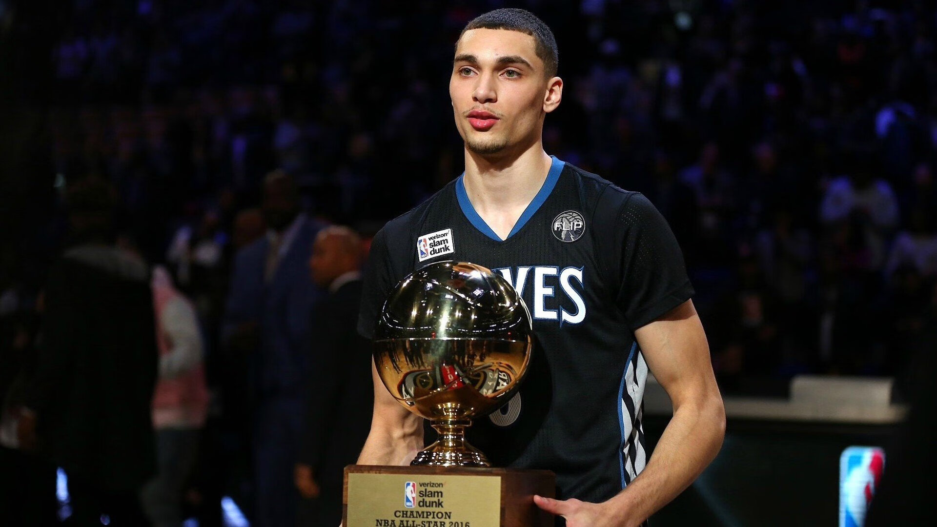 老鹰客场战胜魔术，年轻球员表现抢眼，老鹰对魔术